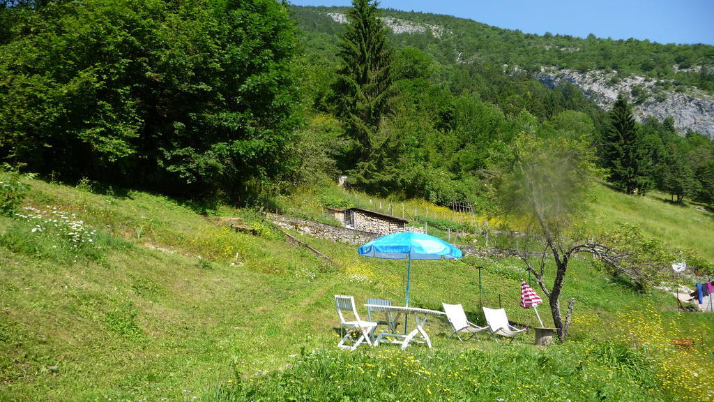 Bed and Breakfast La Chouette A L'Heure Du Pinson Saint-Pierre-d'Entremont  Екстер'єр фото